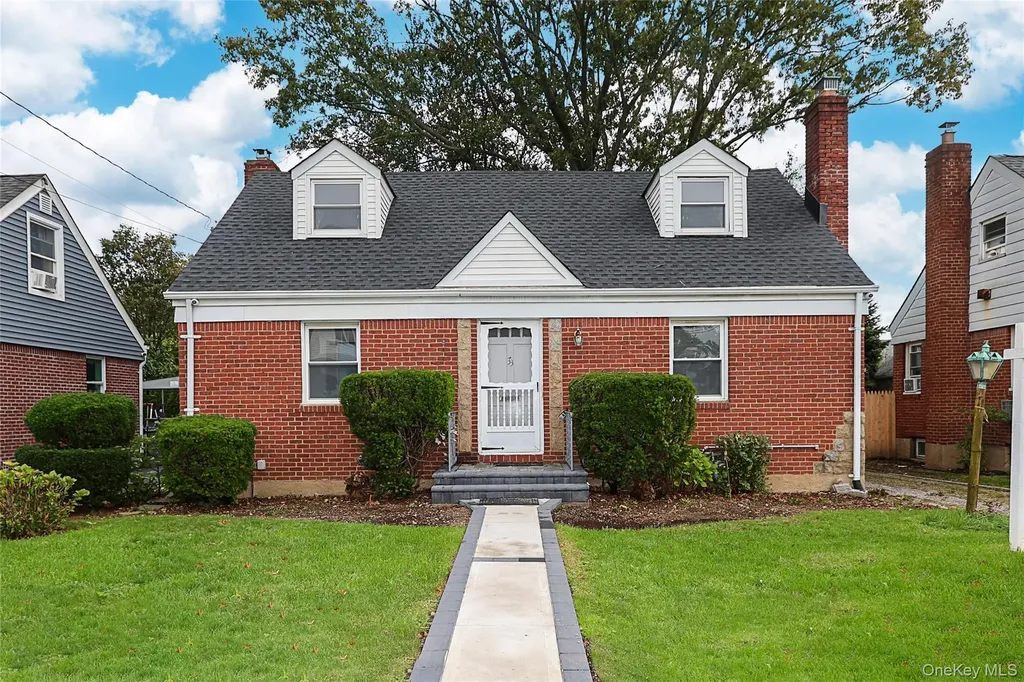 33 Cherry Lane Carle Place NY 11514