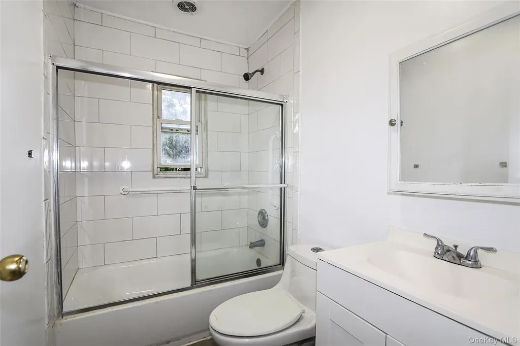 33 Cherry Lane Carle Place NY 11514