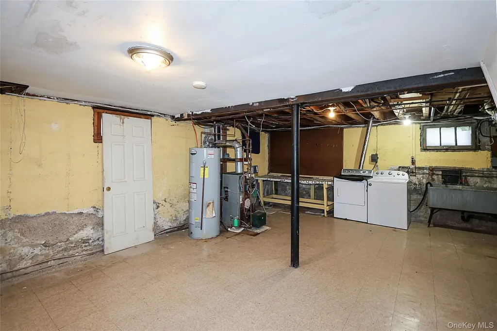 33 Cherry Lane Carle Place NY 11514