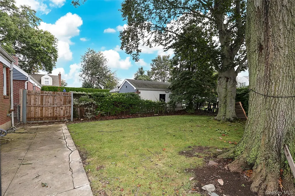 33 Cherry Lane Carle Place NY 11514