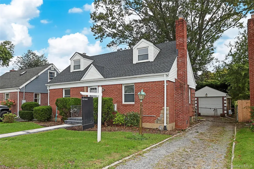 33 Cherry Lane Carle Place NY 11514