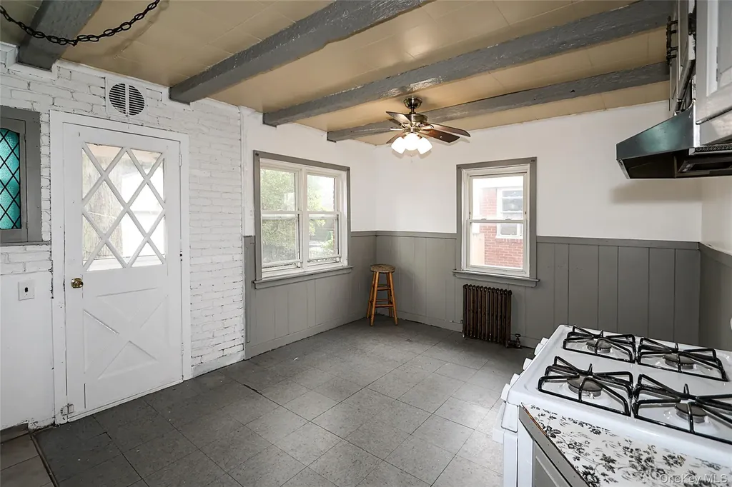 33 Cherry Lane Carle Place NY 11514