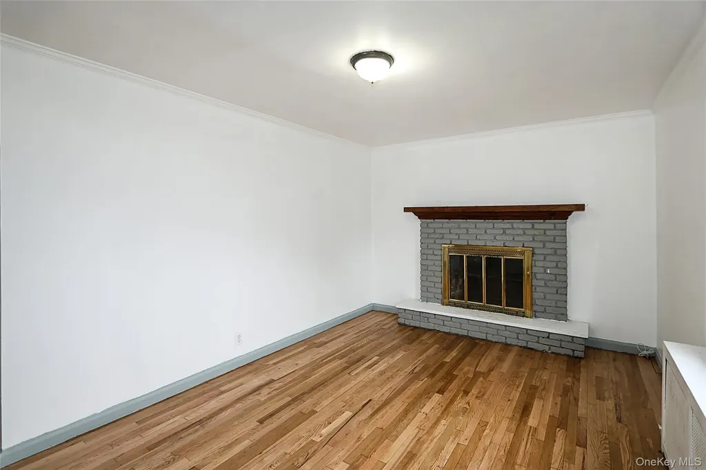 33 Cherry Lane Carle Place NY 11514