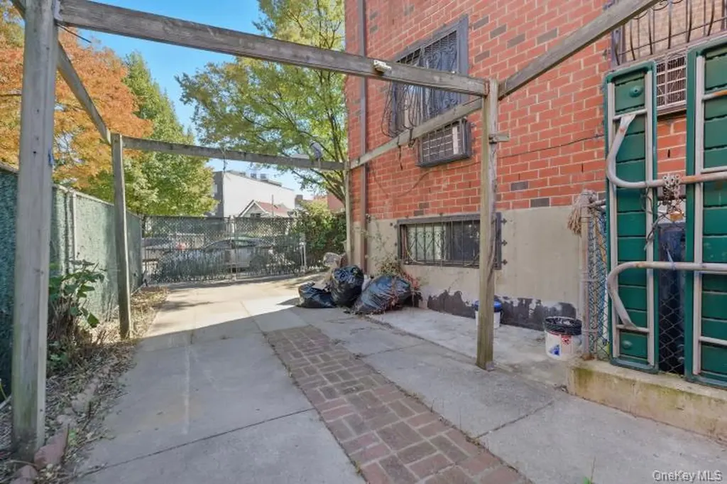 865 Home Street Bronx NY 10459