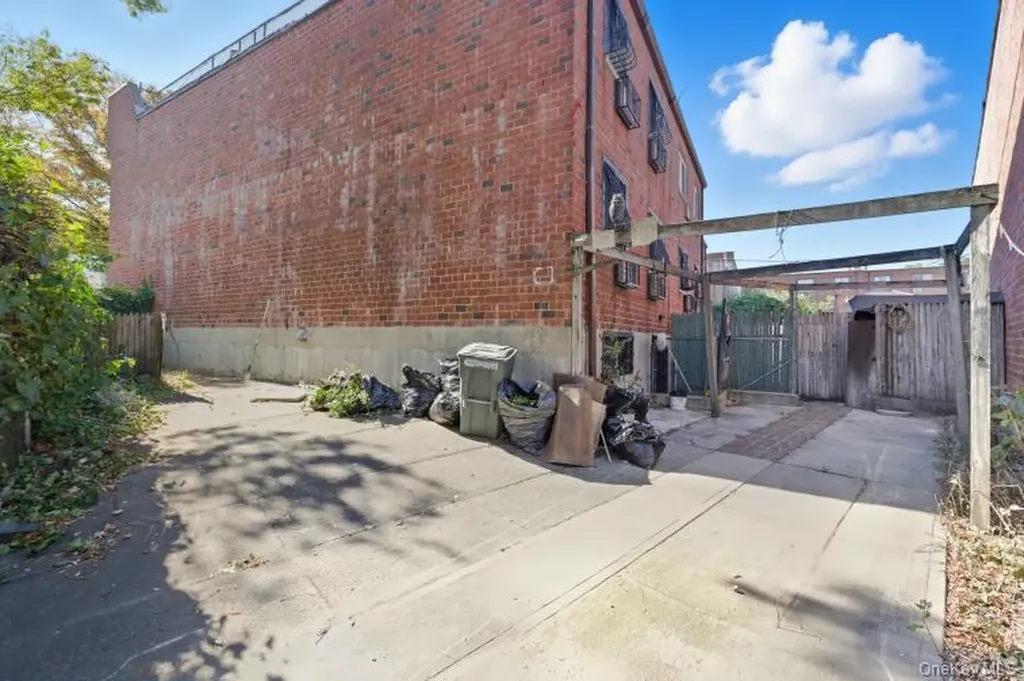 865 Home Street Bronx NY 10459