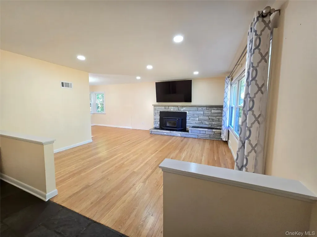 49 Colburn Drive Poughkeepsie NY 12603