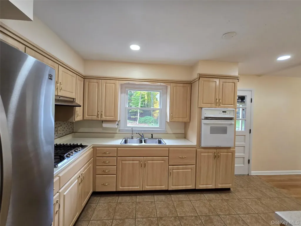 49 Colburn Drive Poughkeepsie NY 12603
