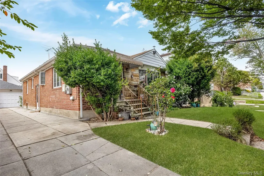 6532 170th Street Fresh Meadows NY 11365