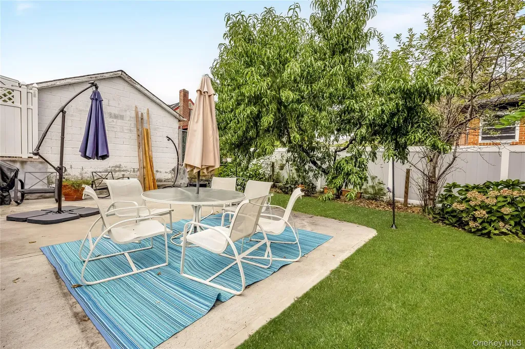 6532 170th Street Fresh Meadows NY 11365