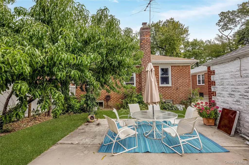 6532 170th Street Fresh Meadows NY 11365