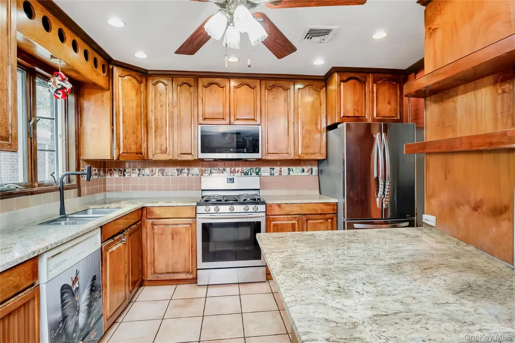 6532 170th Street Fresh Meadows NY 11365