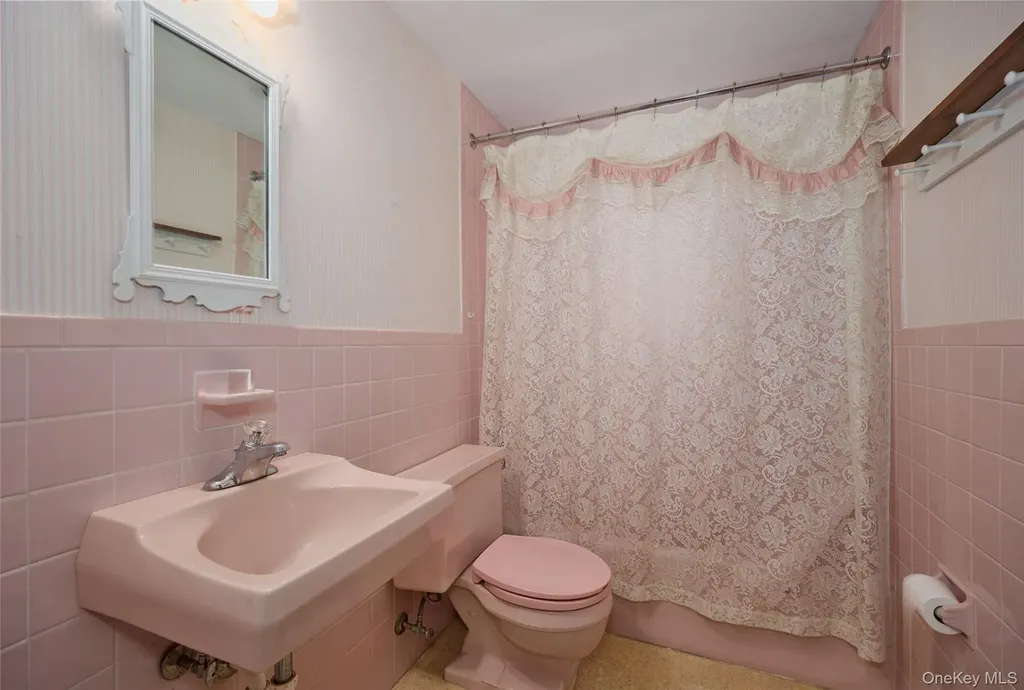 44 Morris Drive Hyde Park NY 12538