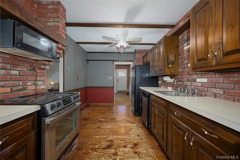 44 Morris Drive Hyde Park NY 12538