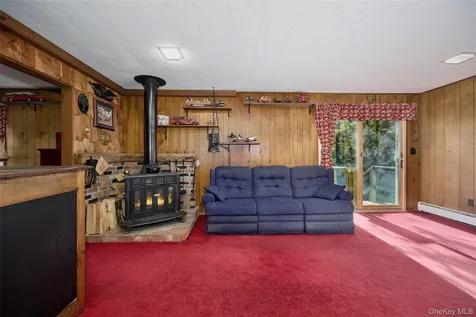 44 Morris Drive Hyde Park NY 12538