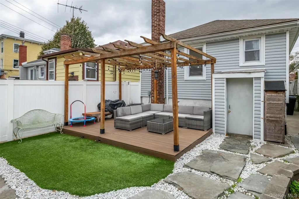 314 King Avenue Bronx NY 10464