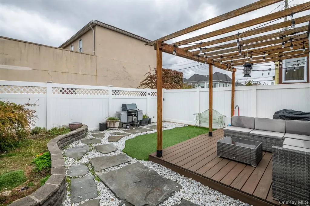 314 King Avenue Bronx NY 10464