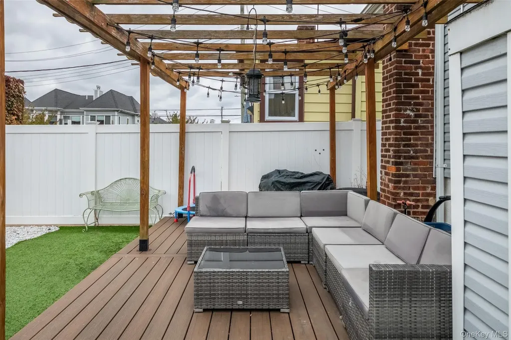 314 King Avenue Bronx NY 10464