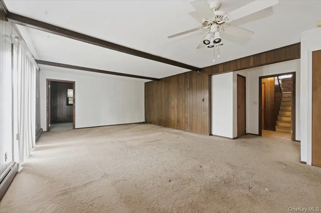 10 Gate Lane West Islip NY 11795