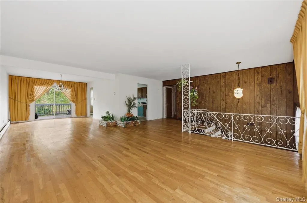 10 Gate Lane West Islip NY 11795