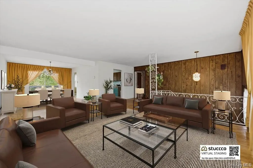 10 Gate Lane West Islip NY 11795