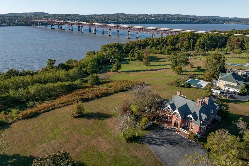 12 Monell Place Beacon NY 12508