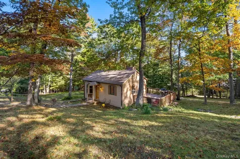 35 Candle Hill Road New Fairfield CT 06812