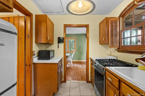 35 Candle Hill Road New Fairfield CT 06812