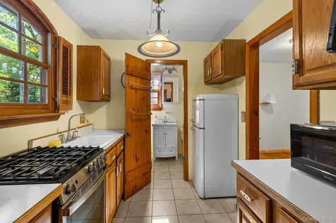 35 Candle Hill Road New Fairfield CT 06812