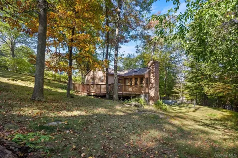 35 Candle Hill Road New Fairfield CT 06812