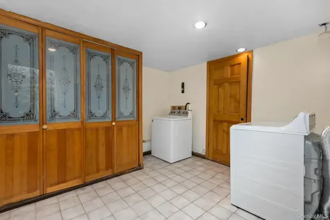 35 Candle Hill Road New Fairfield CT 06812