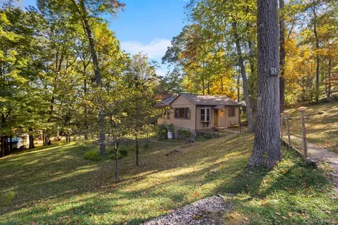 35 Candle Hill Road New Fairfield CT 06812