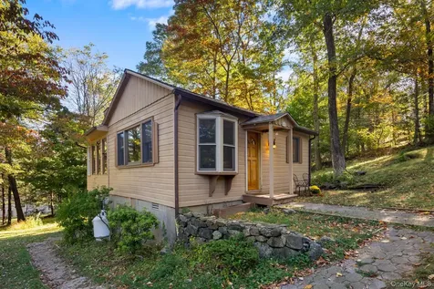 35 Candle Hill Road New Fairfield CT 06812