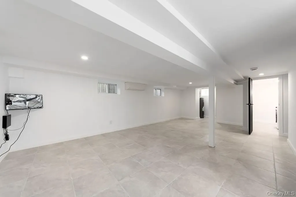 129 Cochran Place Valley Stream NY 11581