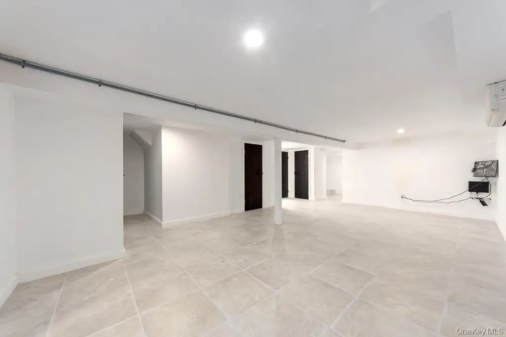 129 Cochran Place Valley Stream NY 11581