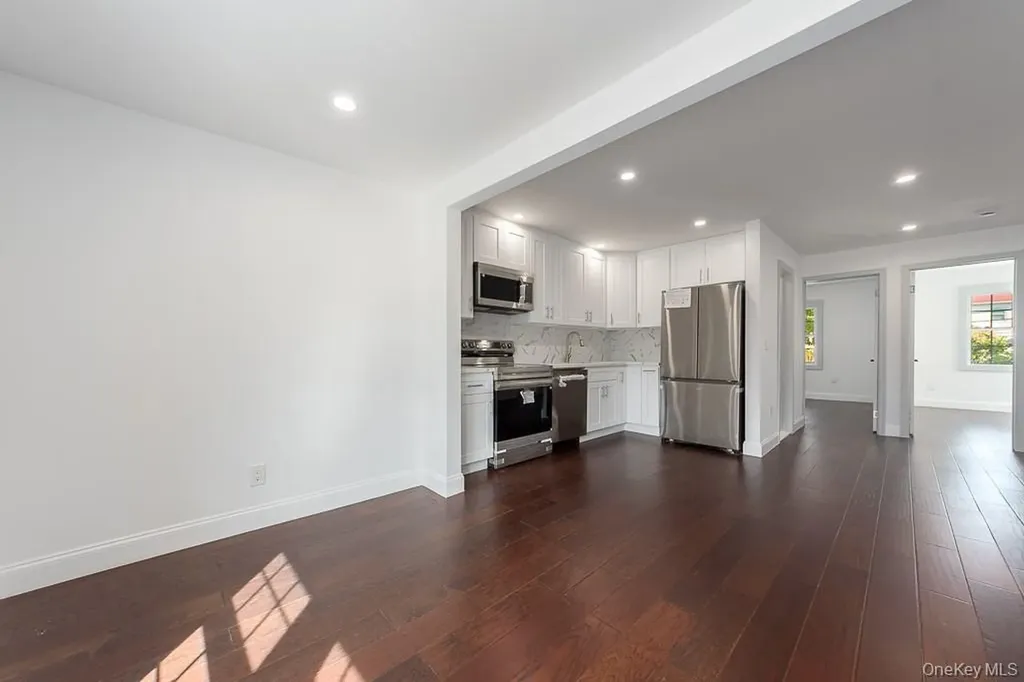 129 Cochran Place Valley Stream NY 11581