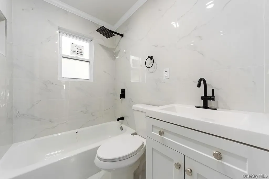 129 Cochran Place Valley Stream NY 11581