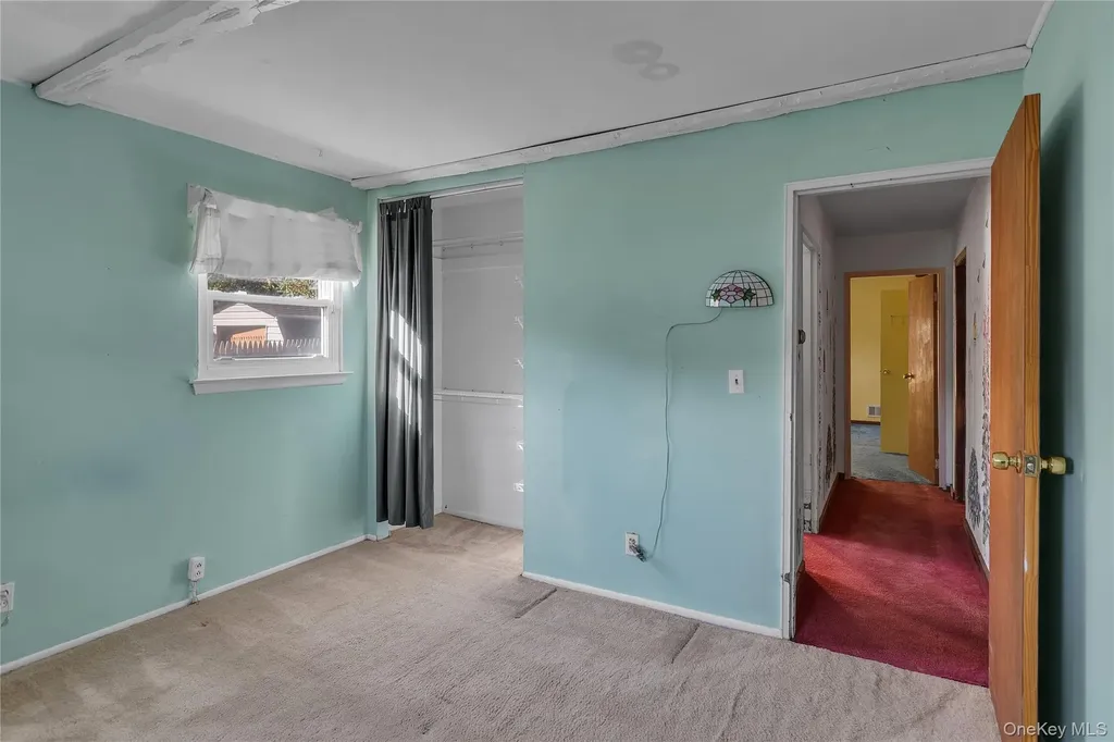 6 Roxbury Drive Commack NY 11725