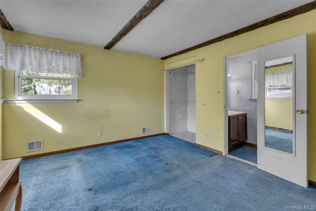 6 Roxbury Drive Commack NY 11725