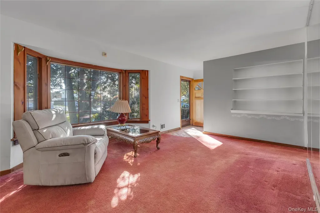 6 Roxbury Drive Commack NY 11725