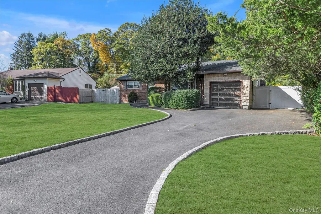 6 Roxbury Drive Commack NY 11725
