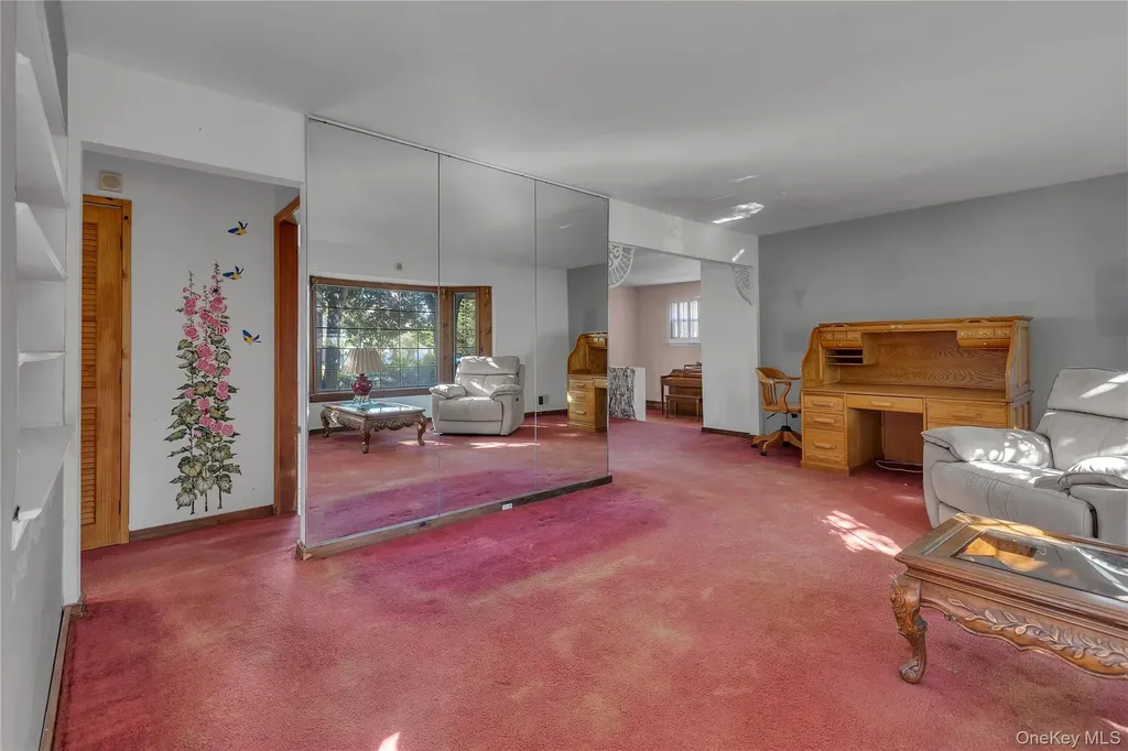 6 Roxbury Drive Commack NY 11725
