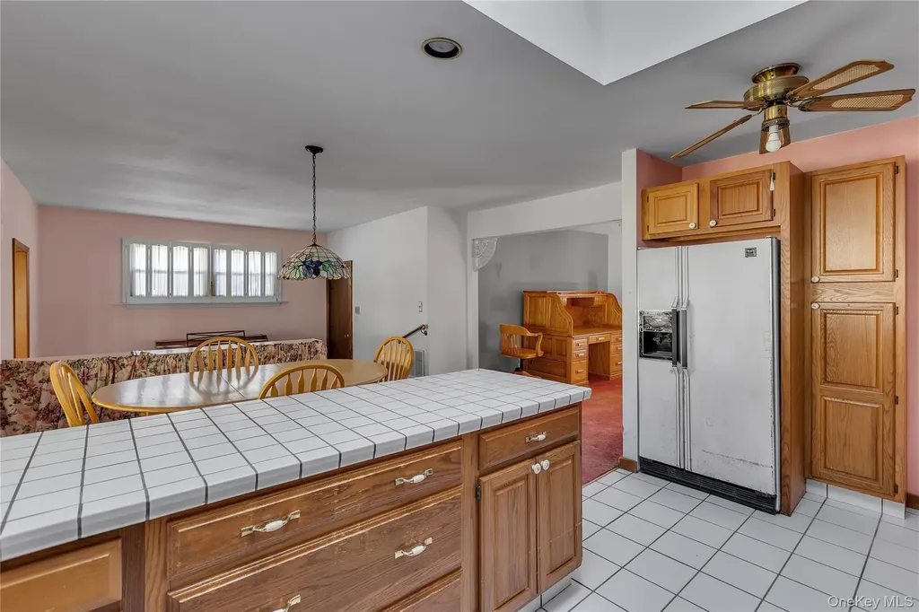 6 Roxbury Drive Commack NY 11725