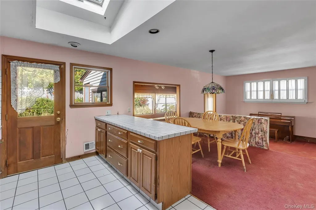 6 Roxbury Drive Commack NY 11725