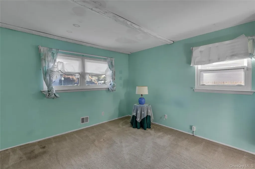 6 Roxbury Drive Commack NY 11725