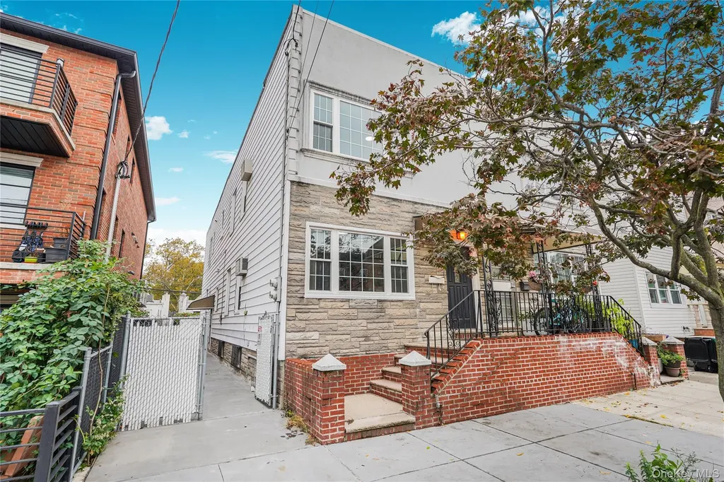 200 Bay 7th Street Brooklyn NY 11228