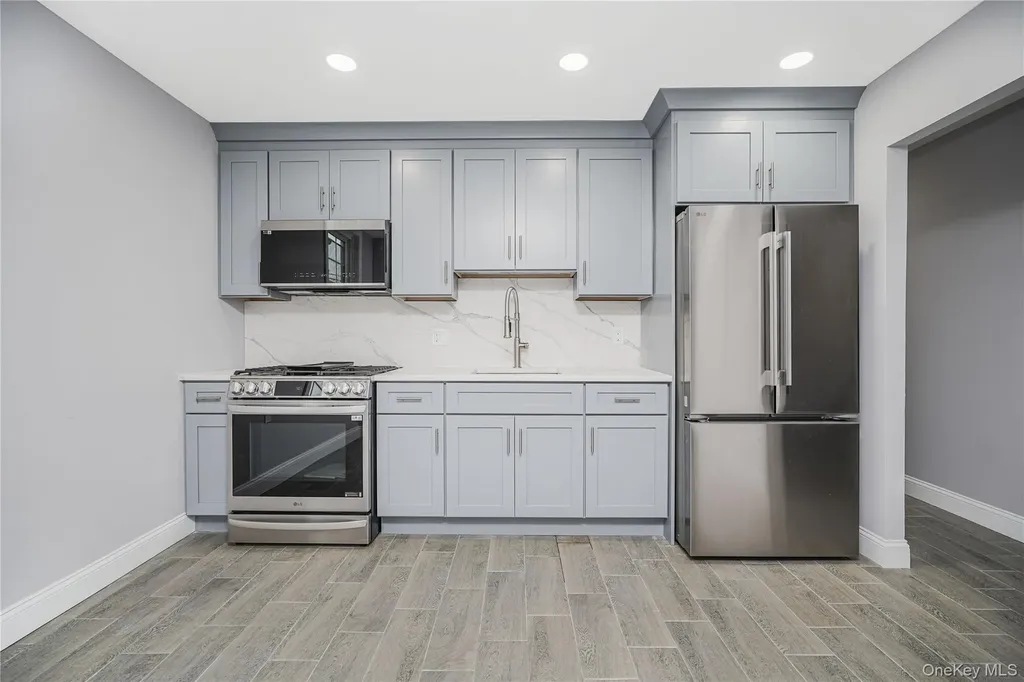 200 Bay 7th Street Brooklyn NY 11228