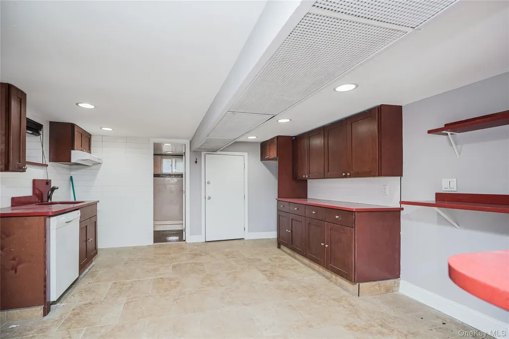 200 Bay 7th Street Brooklyn NY 11228