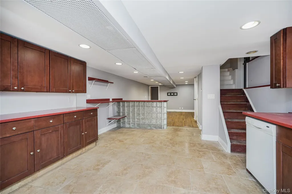 200 Bay 7th Street Brooklyn NY 11228