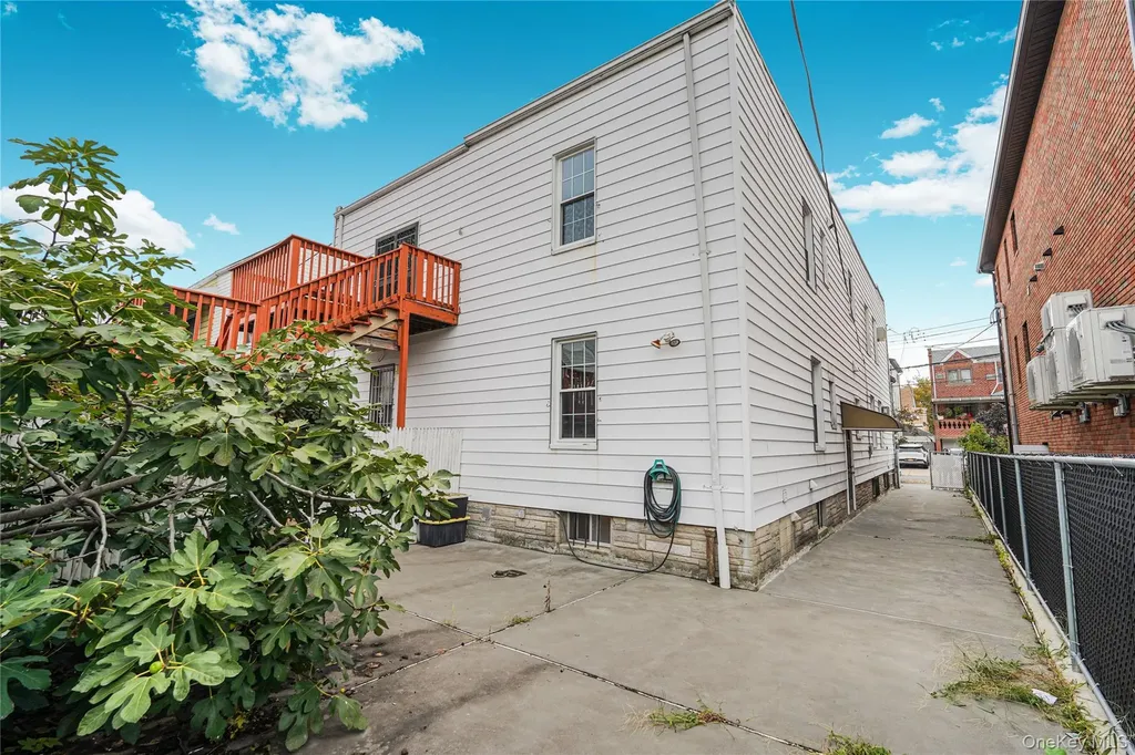 200 Bay 7th Street Brooklyn NY 11228