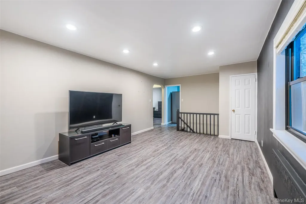 220-16 73 Avenue Bayside NY 11364